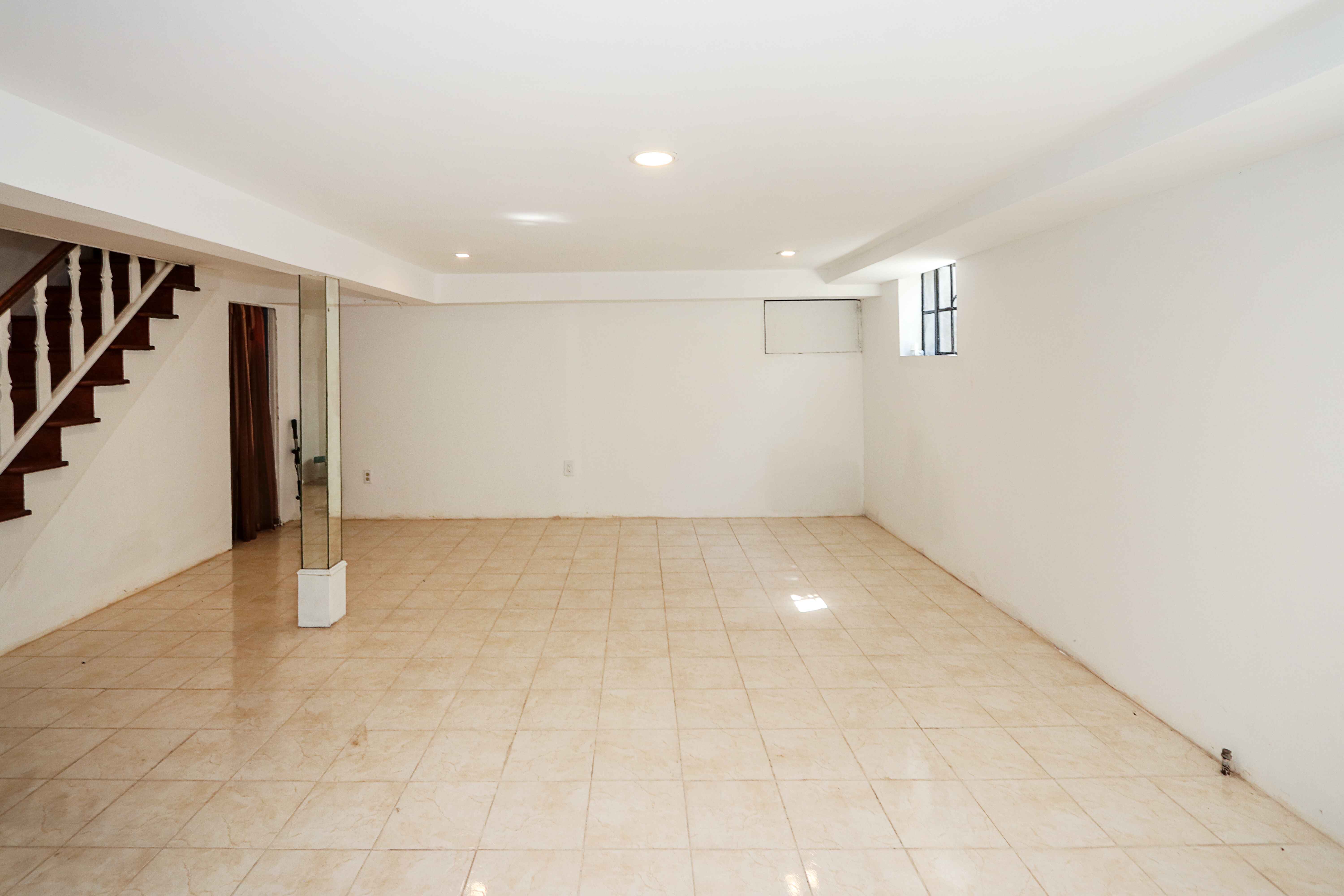 421 N Long Beach Rd, Rockville Centre 32